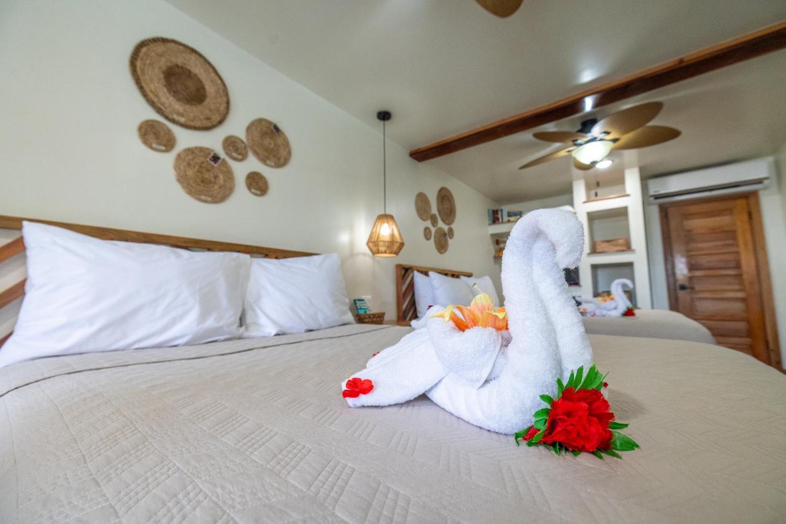 Ocean Tide Beach Resort San Pedro  Eksteriør billede